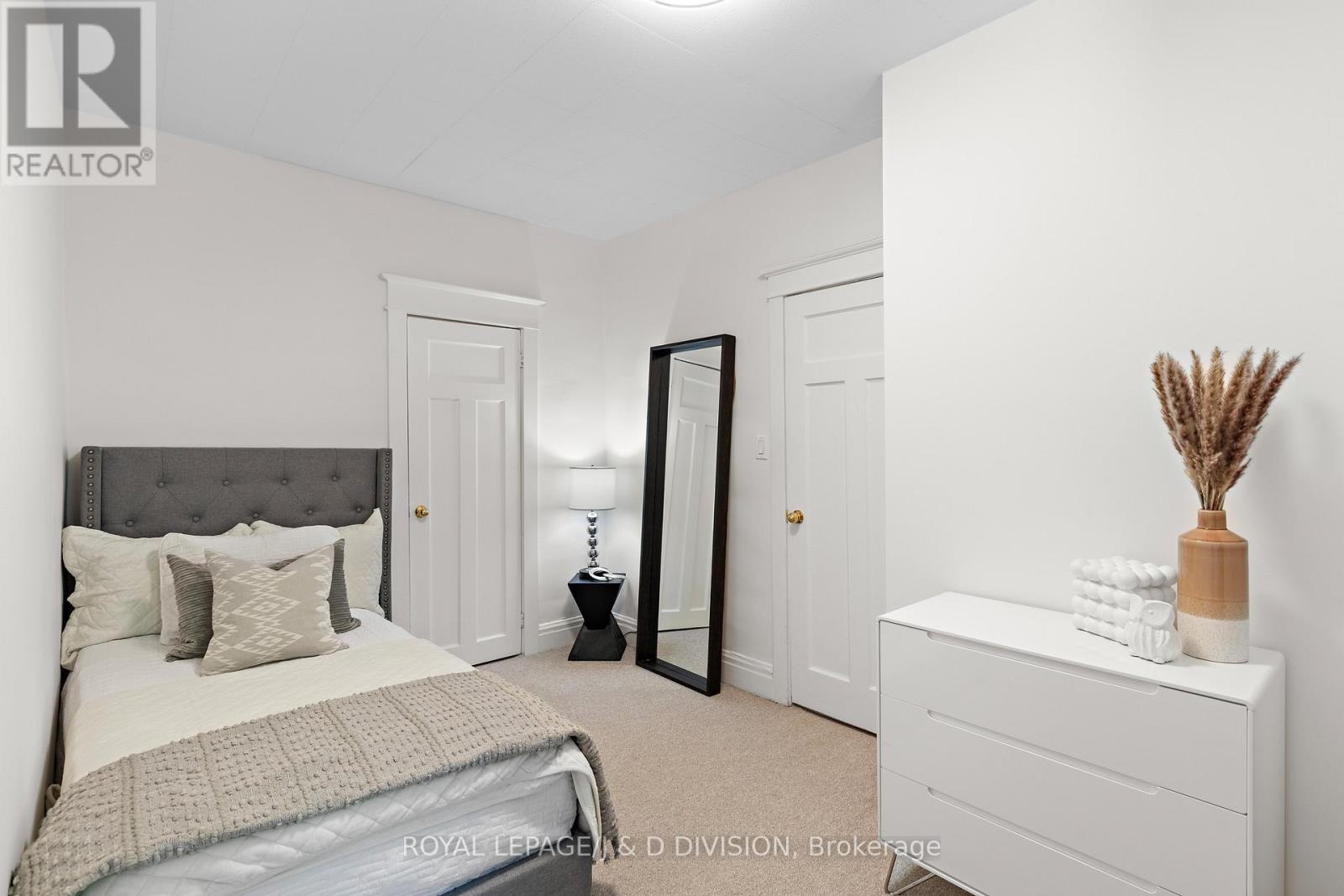 












123 DRAYTON AVENUE

,
Toronto,




Ontario
M4C3L8


