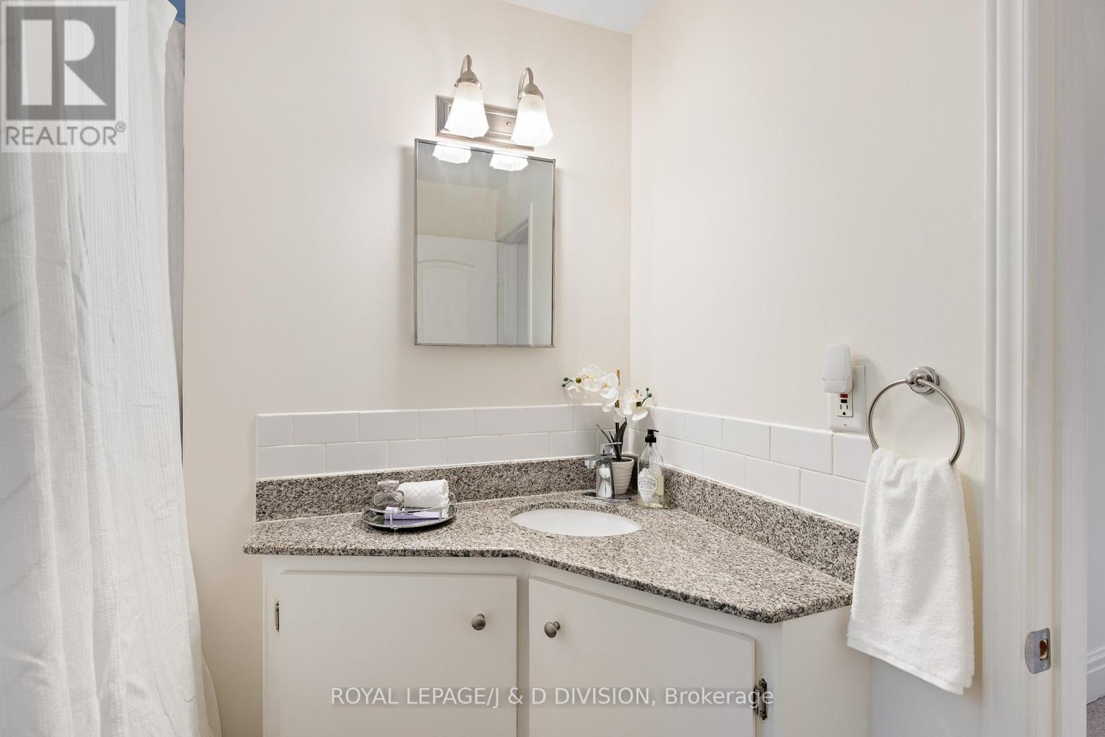 












123 DRAYTON AVENUE

,
Toronto,




Ontario
M4C3L8

