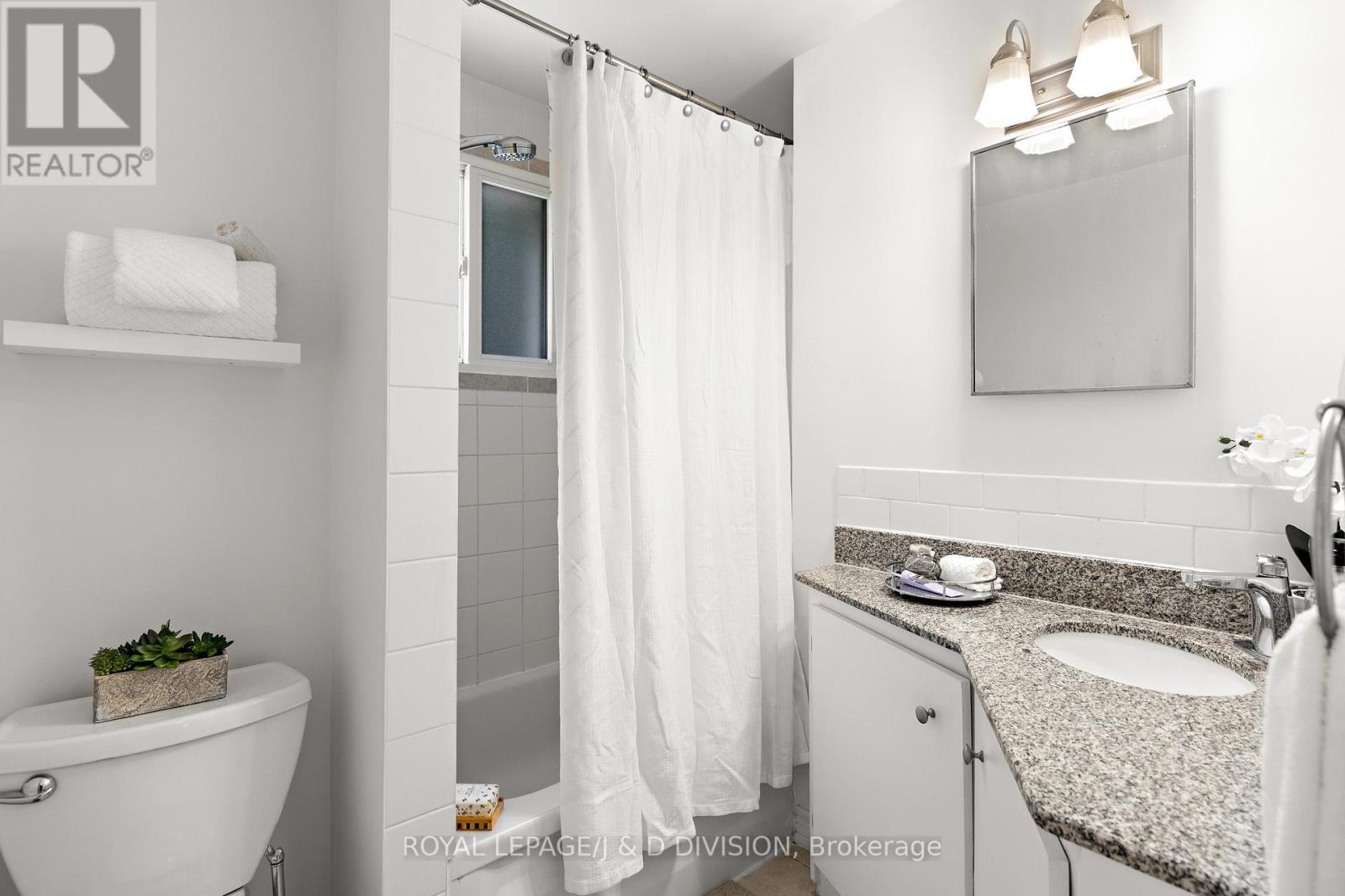 












123 DRAYTON AVENUE

,
Toronto,




Ontario
M4C3L8

