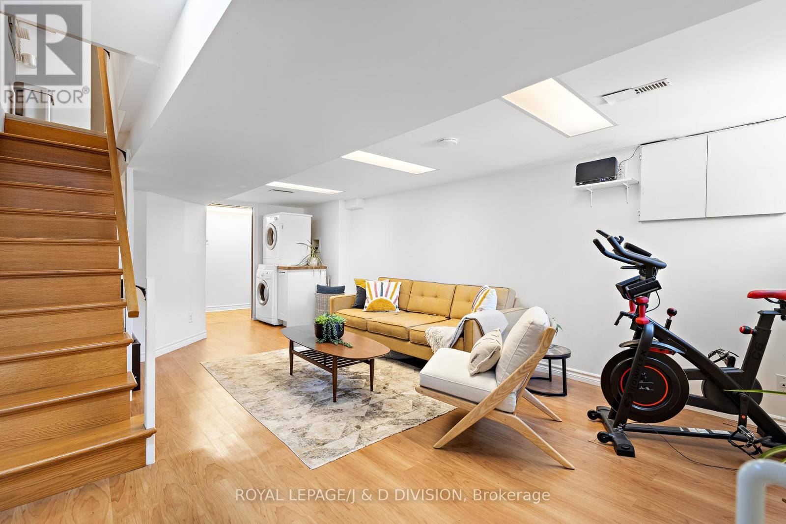 












123 DRAYTON AVENUE

,
Toronto,




Ontario
M4C3L8

