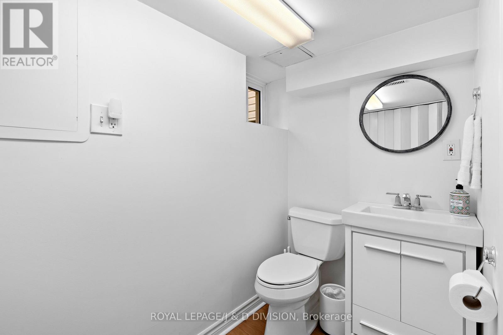












123 DRAYTON AVENUE

,
Toronto,




Ontario
M4C3L8

