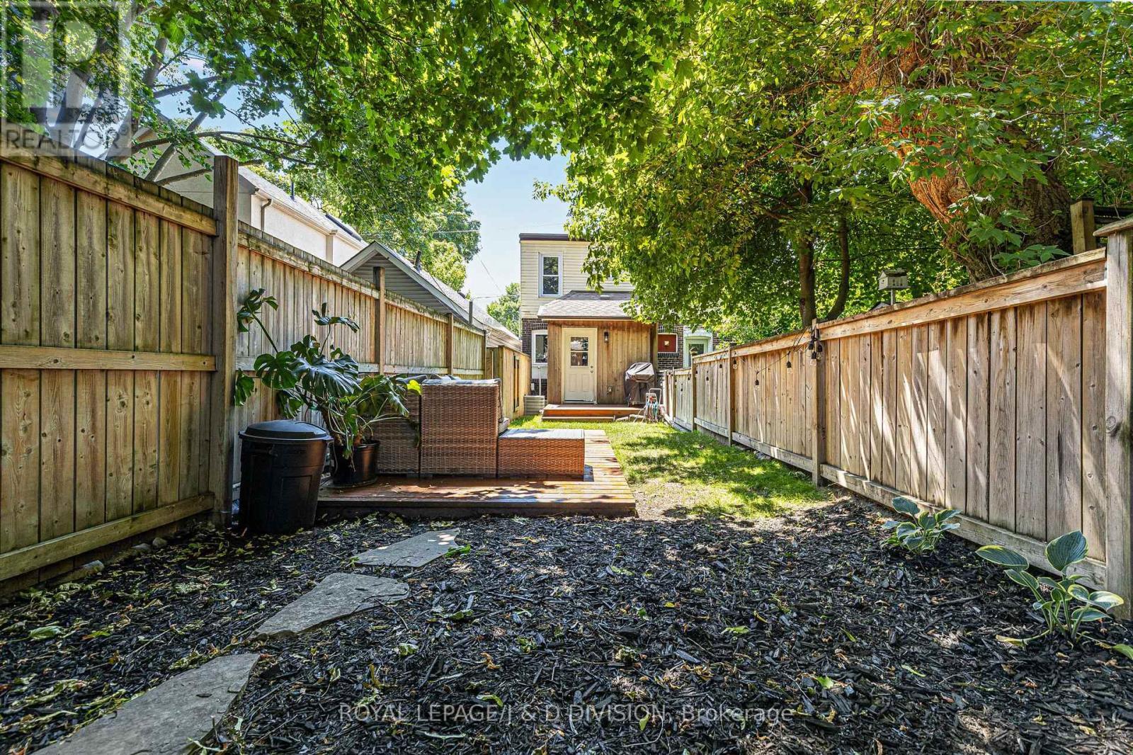 












123 DRAYTON AVENUE

,
Toronto,




Ontario
M4C3L8

