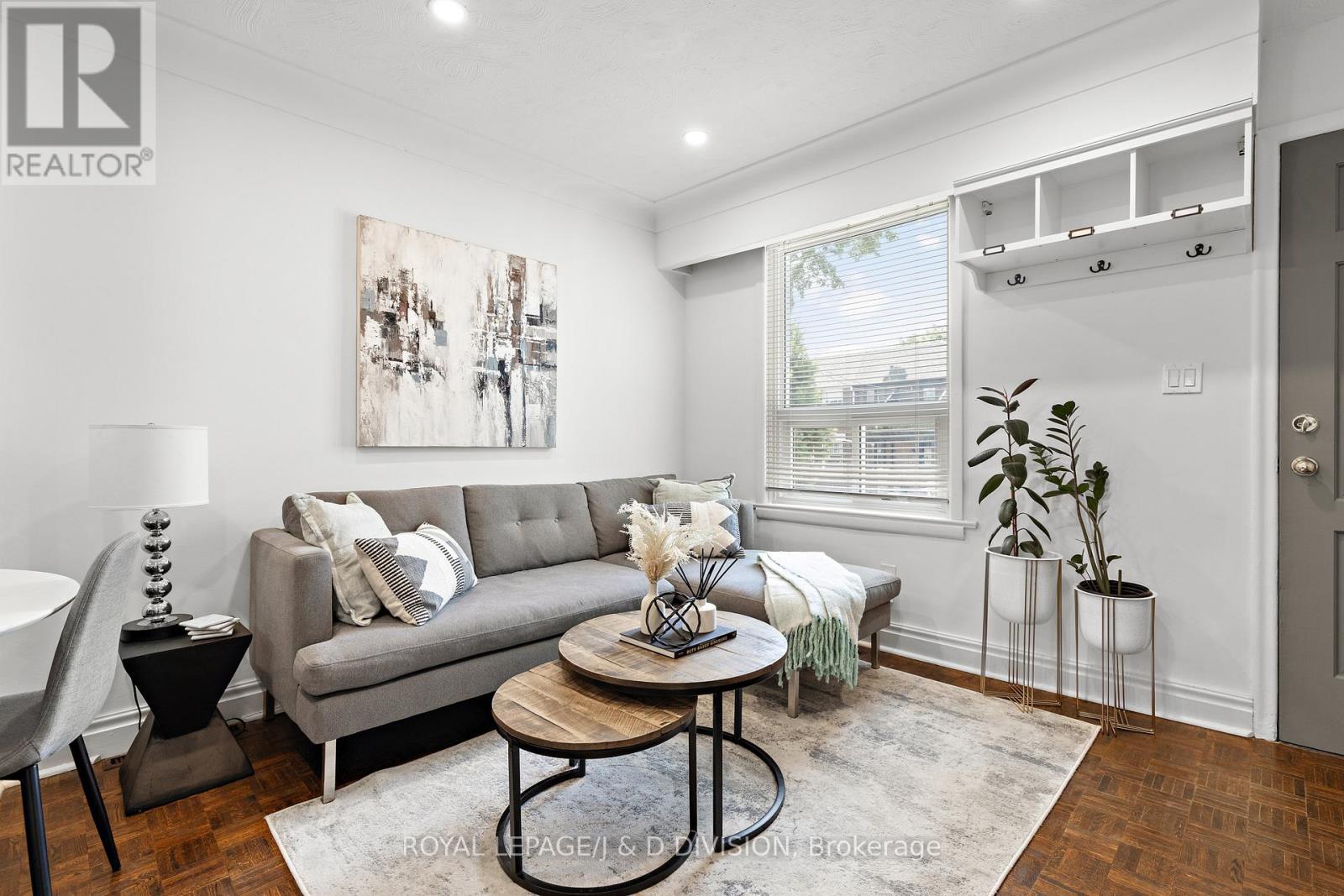 












123 DRAYTON AVENUE

,
Toronto,




Ontario
M4C3L8

