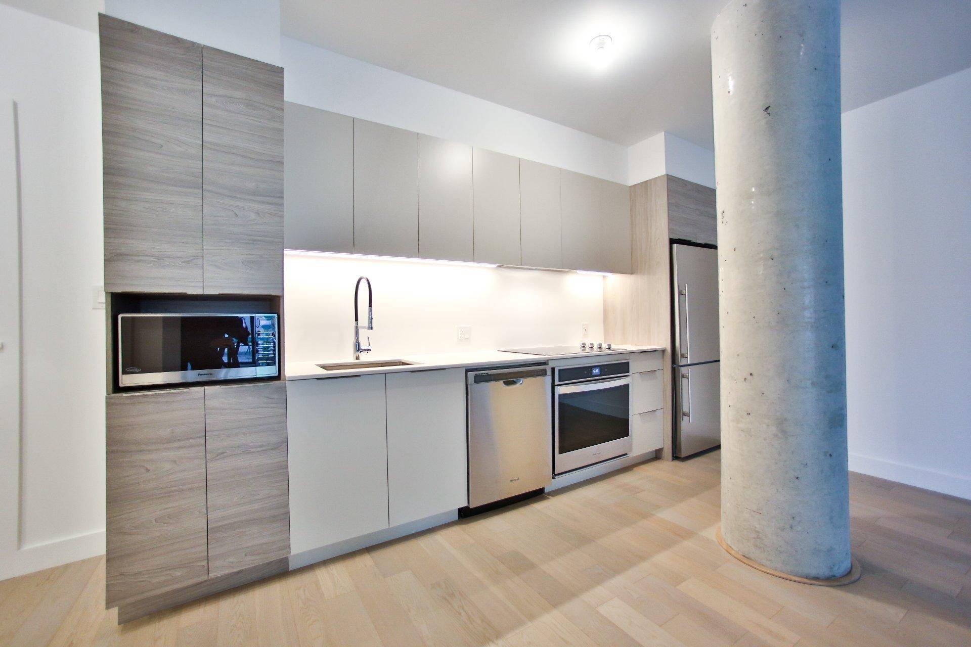 









75


Rue De Castelnau O.

, 106,
Montréal (Villeray/Saint-Michel/Parc-Extension),




QC
H2R0B9

