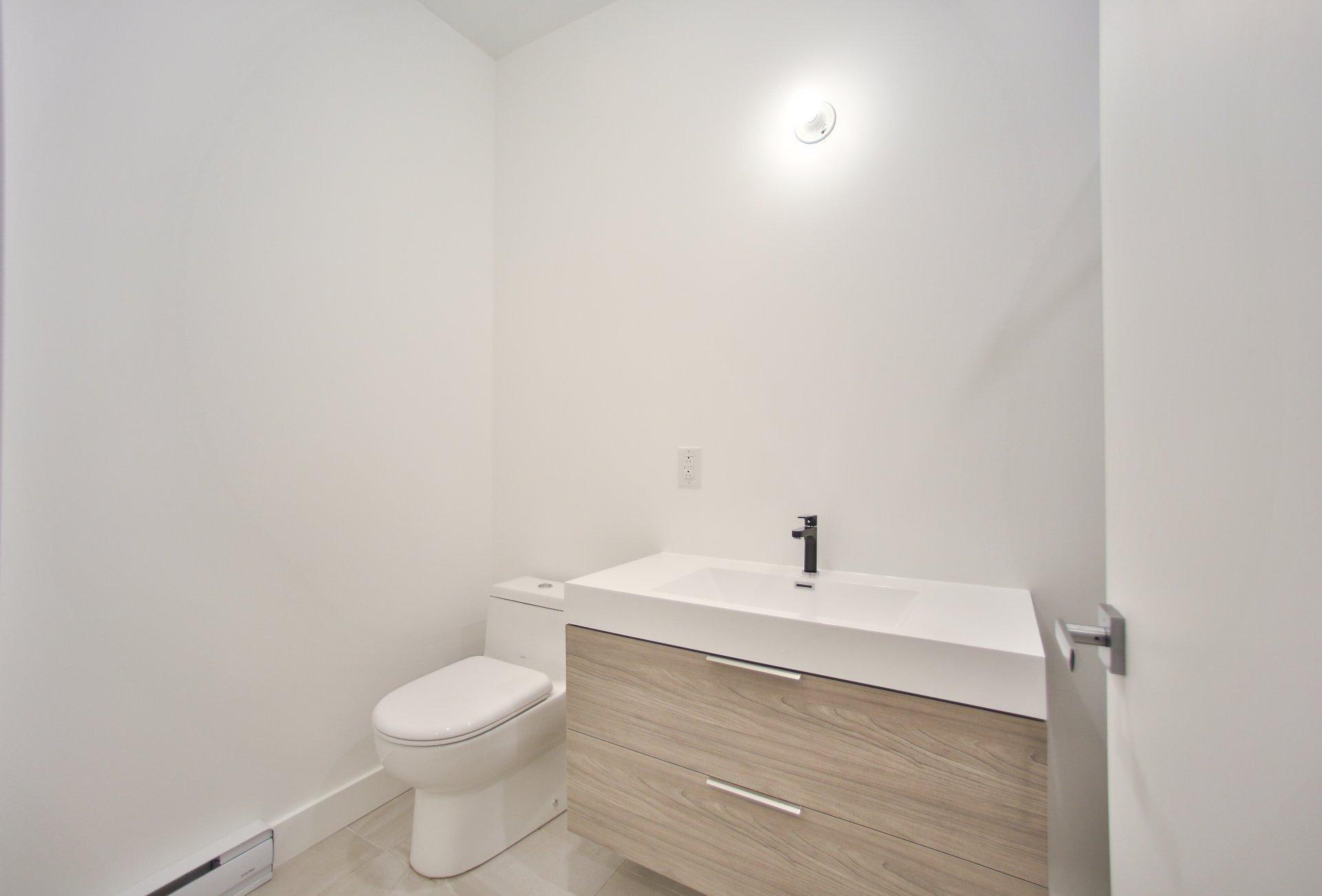









75


Rue De Castelnau O.

, 106,
Montréal (Villeray/Saint-Michel/Parc-Extension),




QC
H2R0B9

