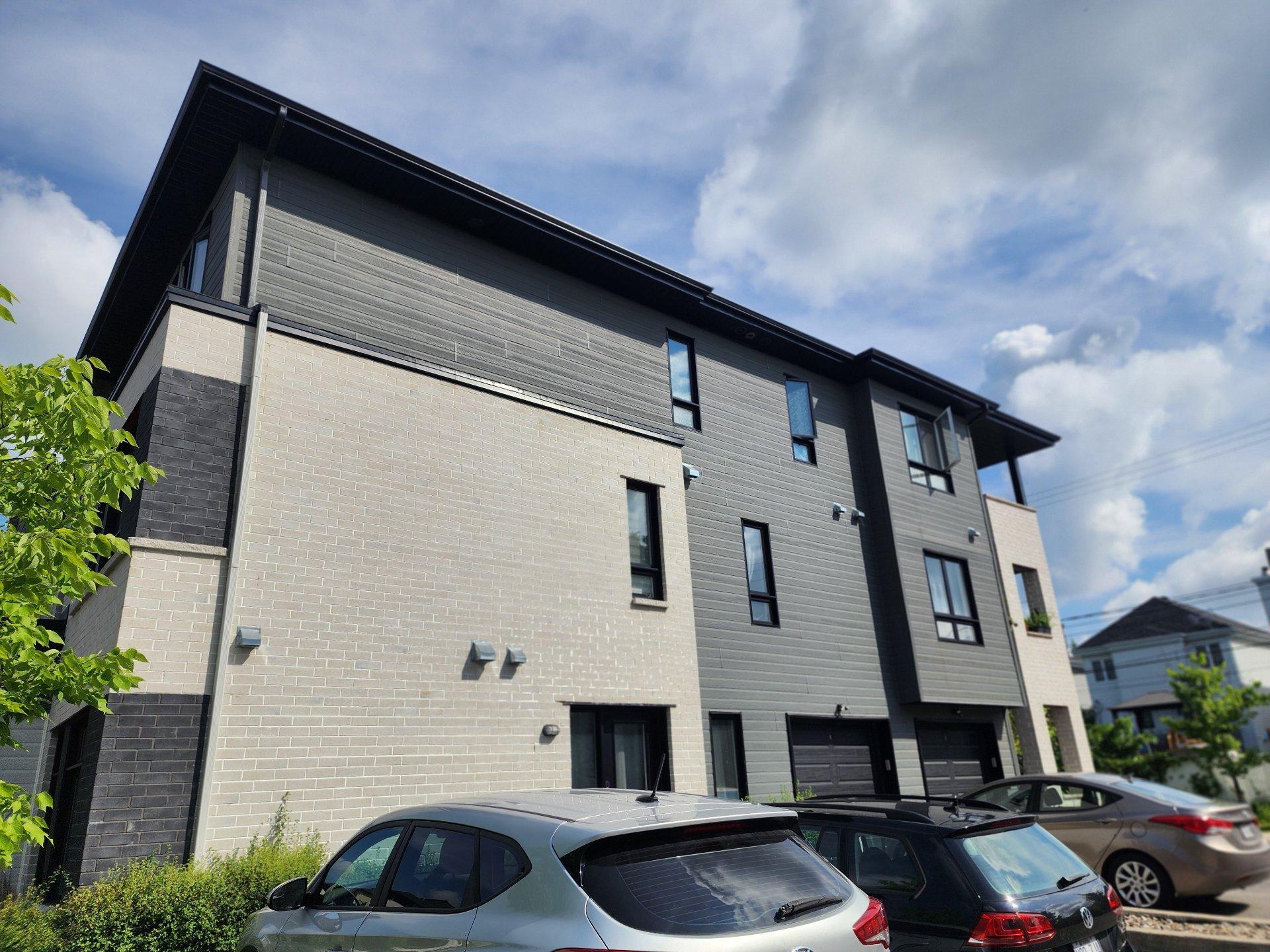 









716

 - 724


Rue du Mont-Laval

,
Laval (Sainte-Dorothée),




QC
H7X0G2


