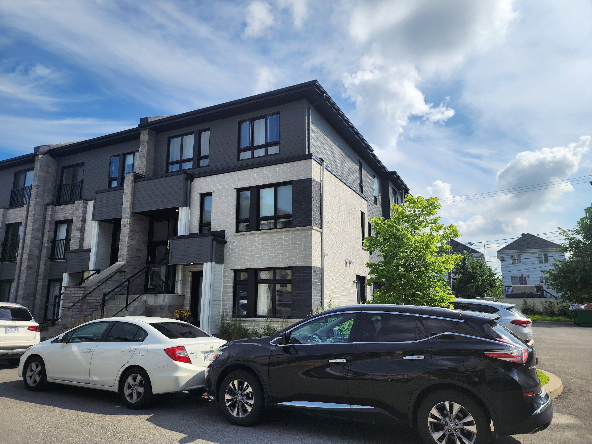 









716

 - 724


Rue du Mont-Laval

,
Laval (Sainte-Dorothée),




QC
H7X0G2

