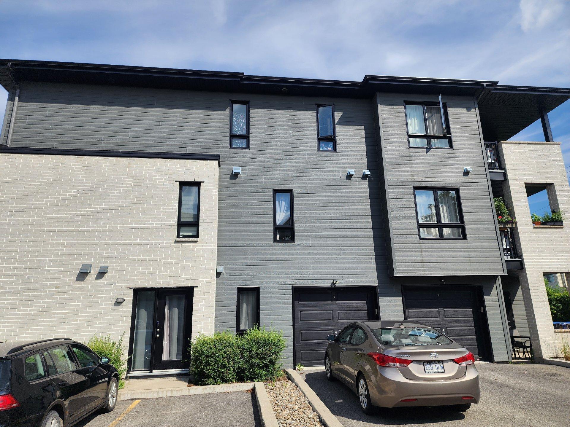 









716

 - 724


Rue du Mont-Laval

,
Laval (Sainte-Dorothée),




QC
H7X0G2


