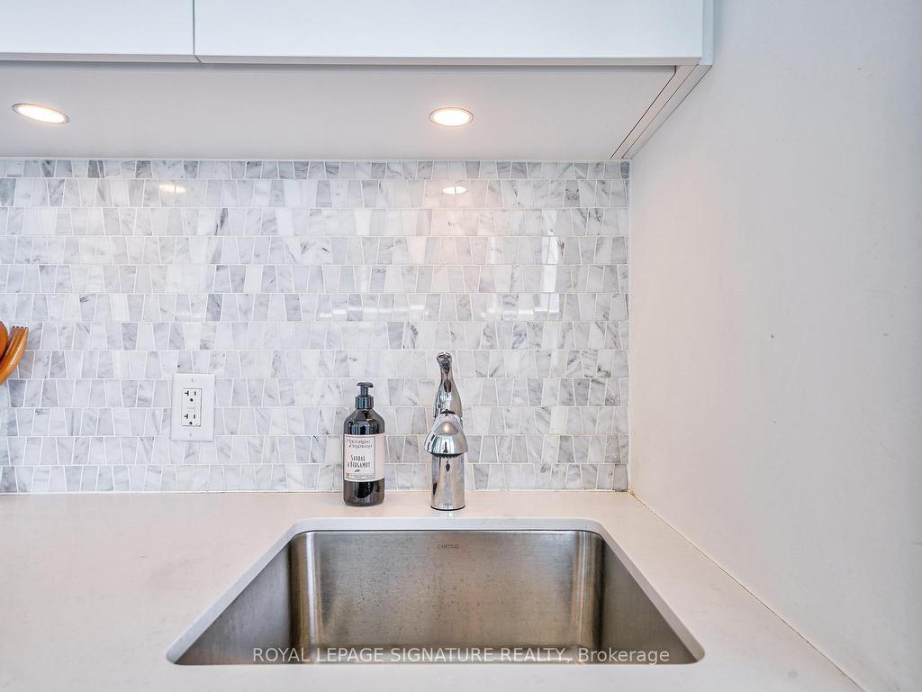 









158


Front

Street East, 2207,
Toronto,




ON
M5A 0K9

