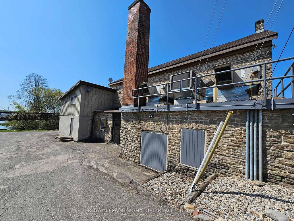 









123


Water

Street West,
Brockville,




ON
K6V 3M2

