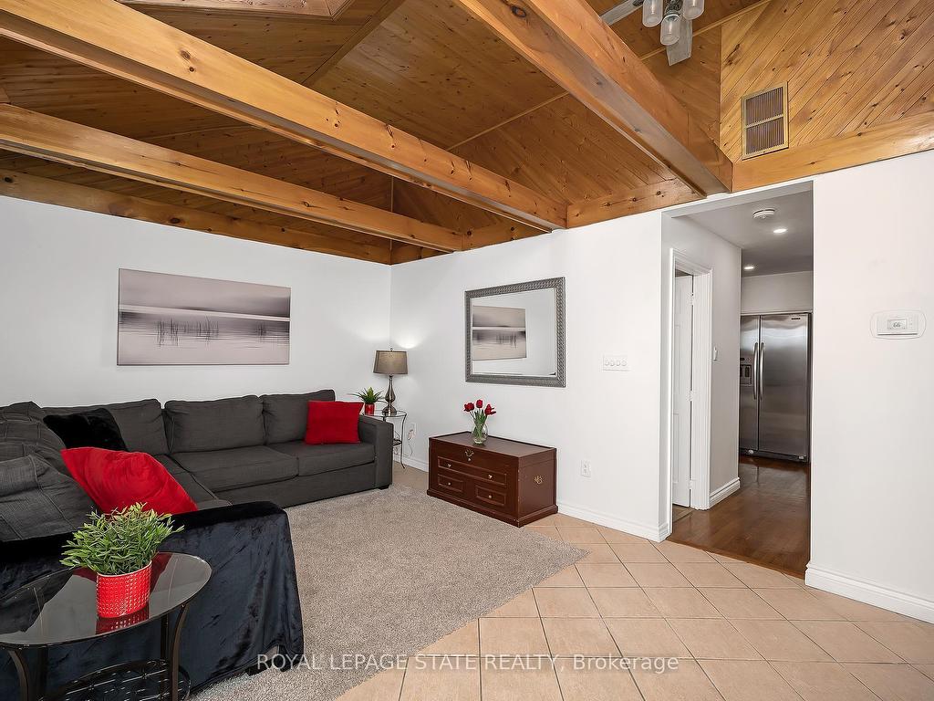 









100


Munn

Street,
Hamilton,




ON
L8V 1K3

