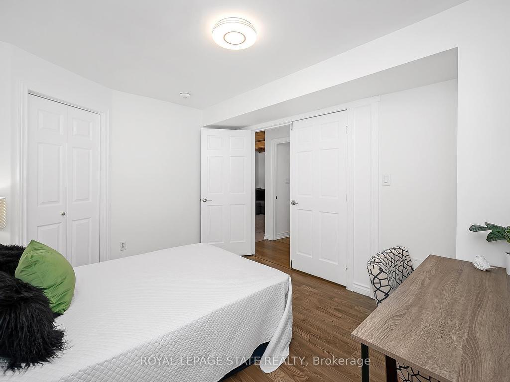 









100


Munn

Street,
Hamilton,




ON
L8V 1K3

