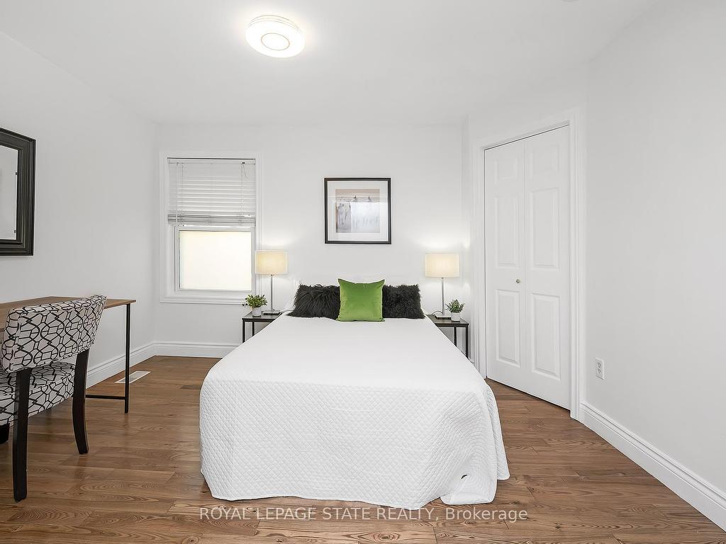 









100


Munn

Street,
Hamilton,




ON
L8V 1K3

