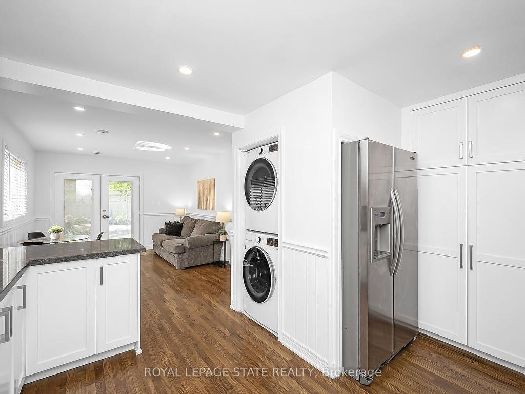 









100


Munn

Street,
Hamilton,




ON
L8V 1K3

