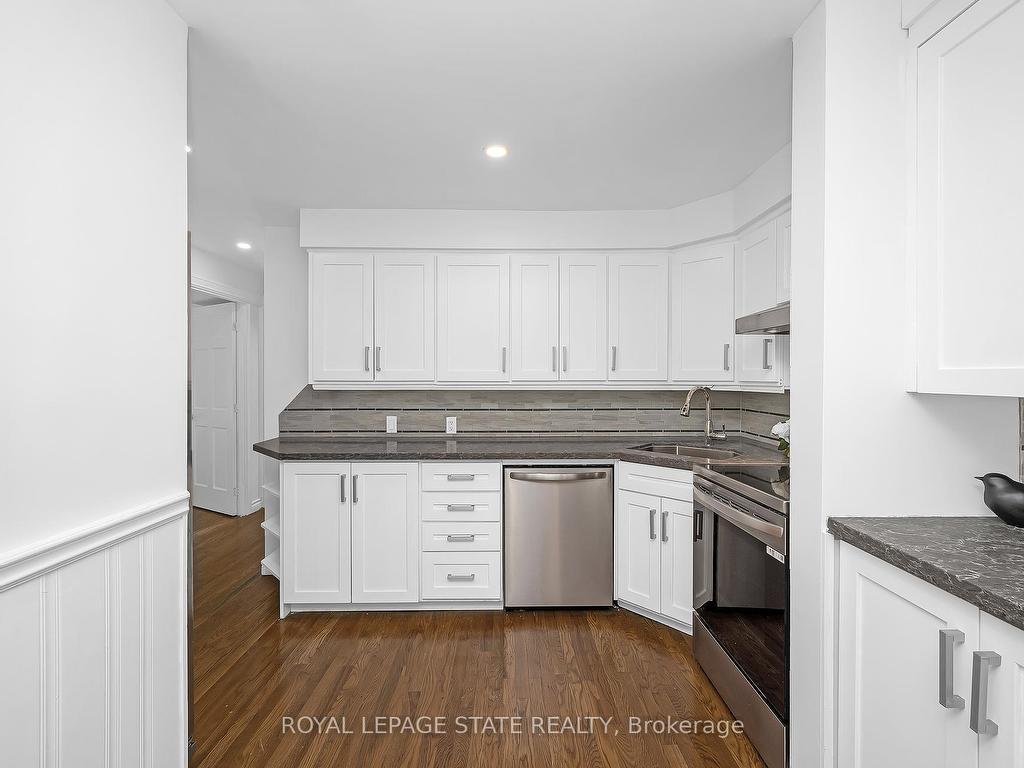 









100


Munn

Street,
Hamilton,




ON
L8V 1K3

