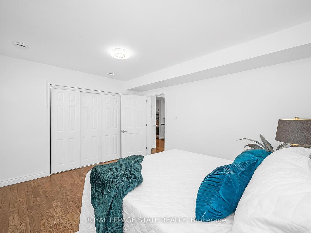 









100


Munn

Street,
Hamilton,




ON
L8V 1K3

