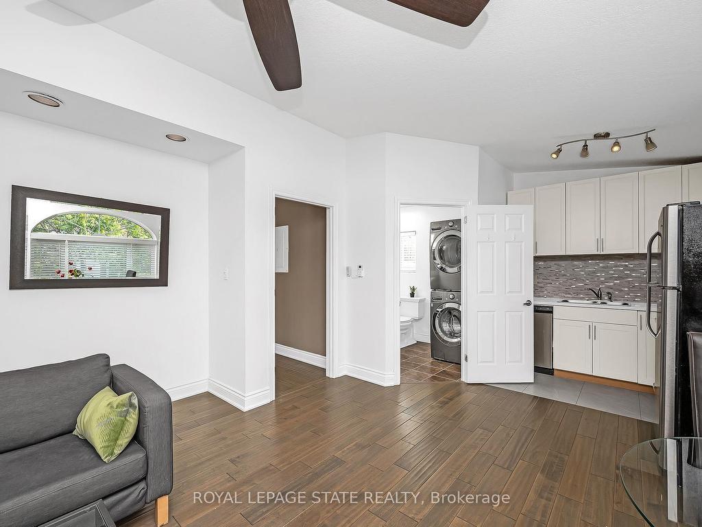 









100


Munn

Street,
Hamilton,




ON
L8V 1K3


