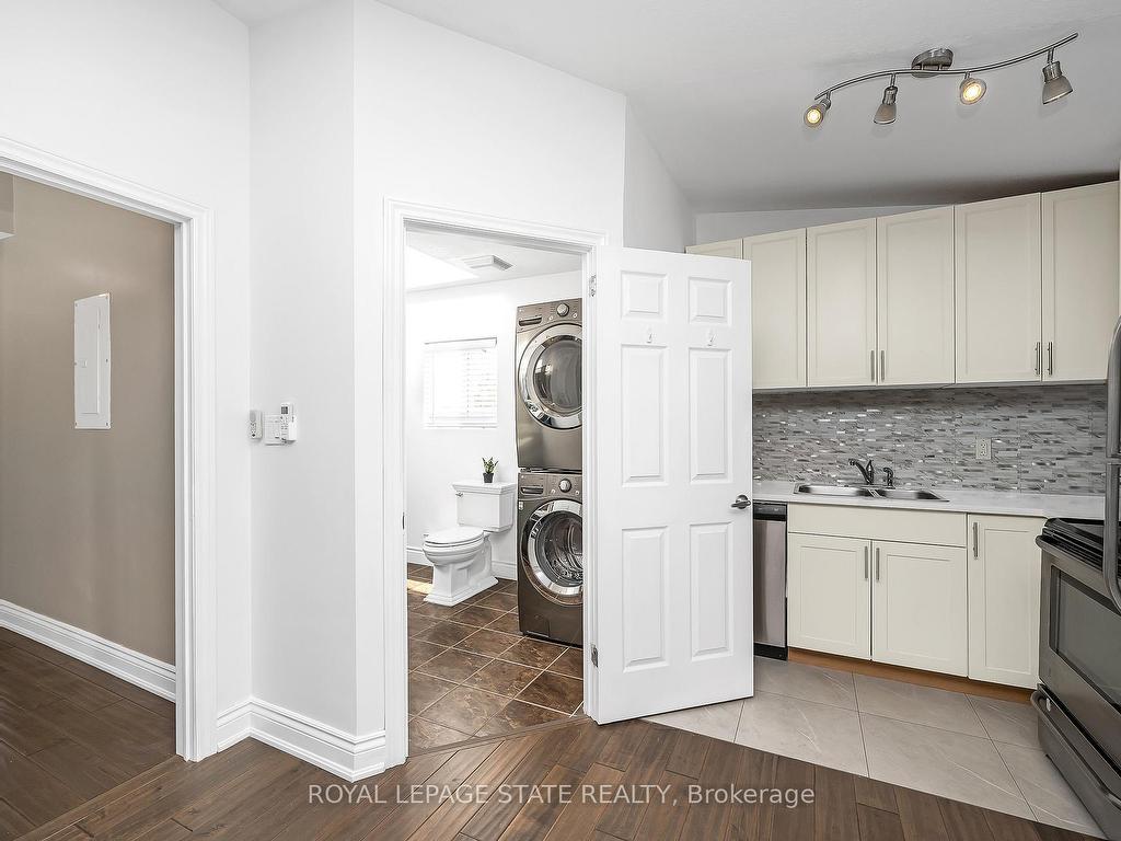 









100


Munn

Street,
Hamilton,




ON
L8V 1K3

