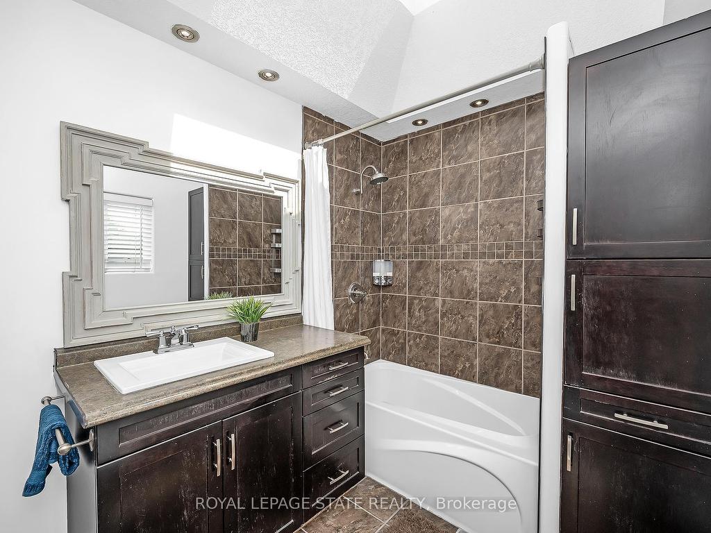 









100


Munn

Street,
Hamilton,




ON
L8V 1K3

