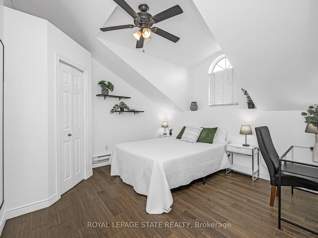 









100


Munn

Street,
Hamilton,




ON
L8V 1K3

