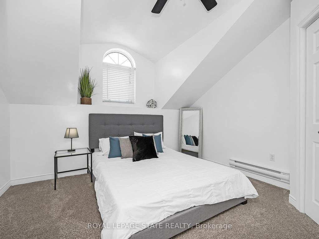









100


Munn

Street,
Hamilton,




ON
L8V 1K3

