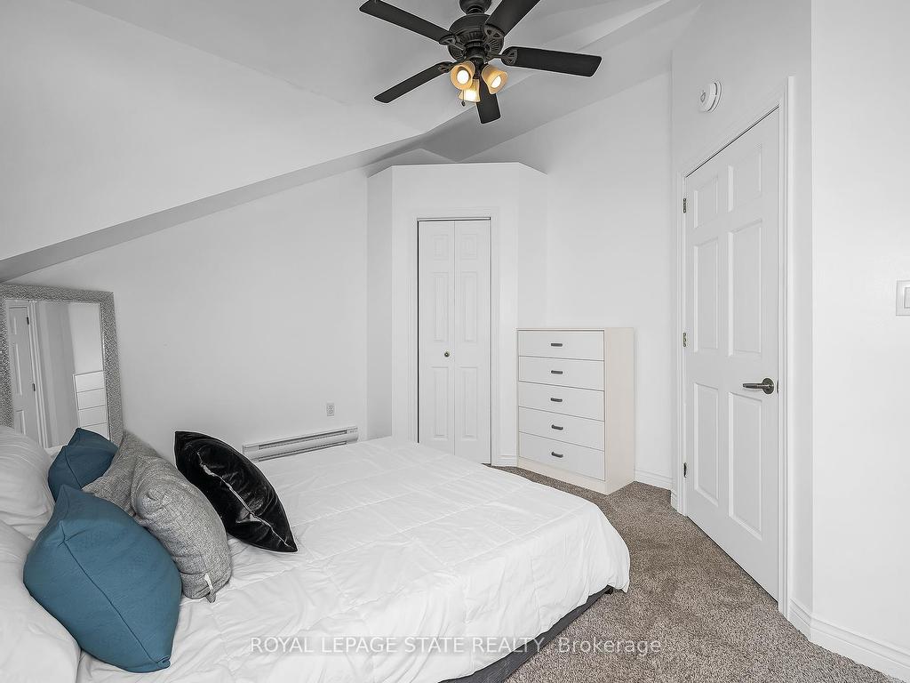 









100


Munn

Street,
Hamilton,




ON
L8V 1K3


