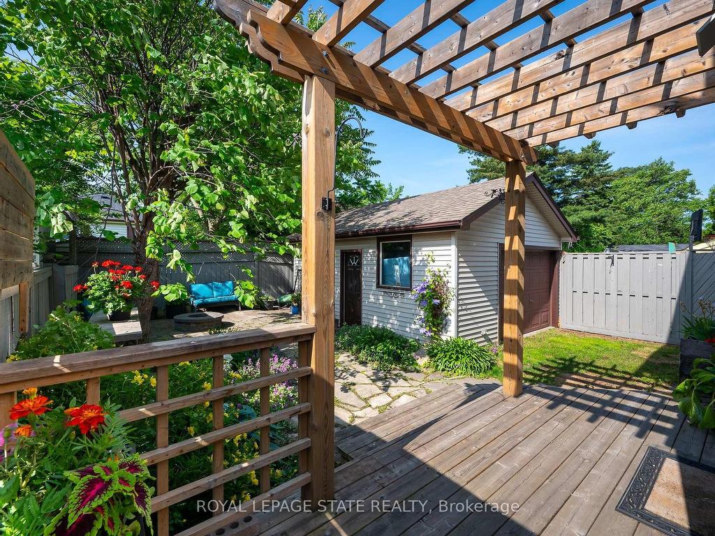 









100


Munn

Street,
Hamilton,




ON
L8V 1K3

