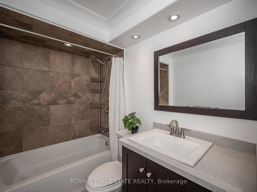 









100


Munn

Street,
Hamilton,




ON
L8V 1K3

