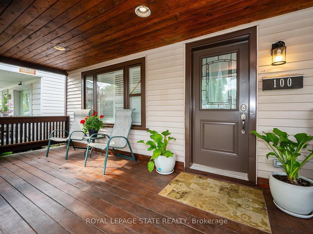









100


Munn

Street,
Hamilton,




ON
L8V 1K3


