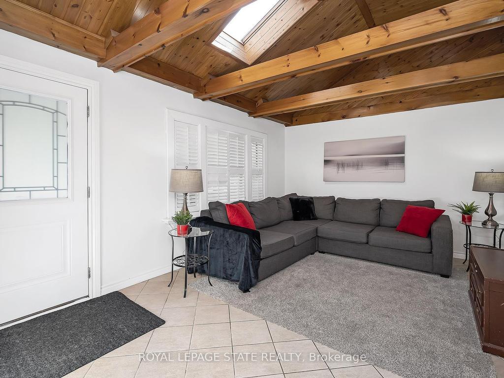 









100


Munn

Street,
Hamilton,




ON
L8V 1K3

