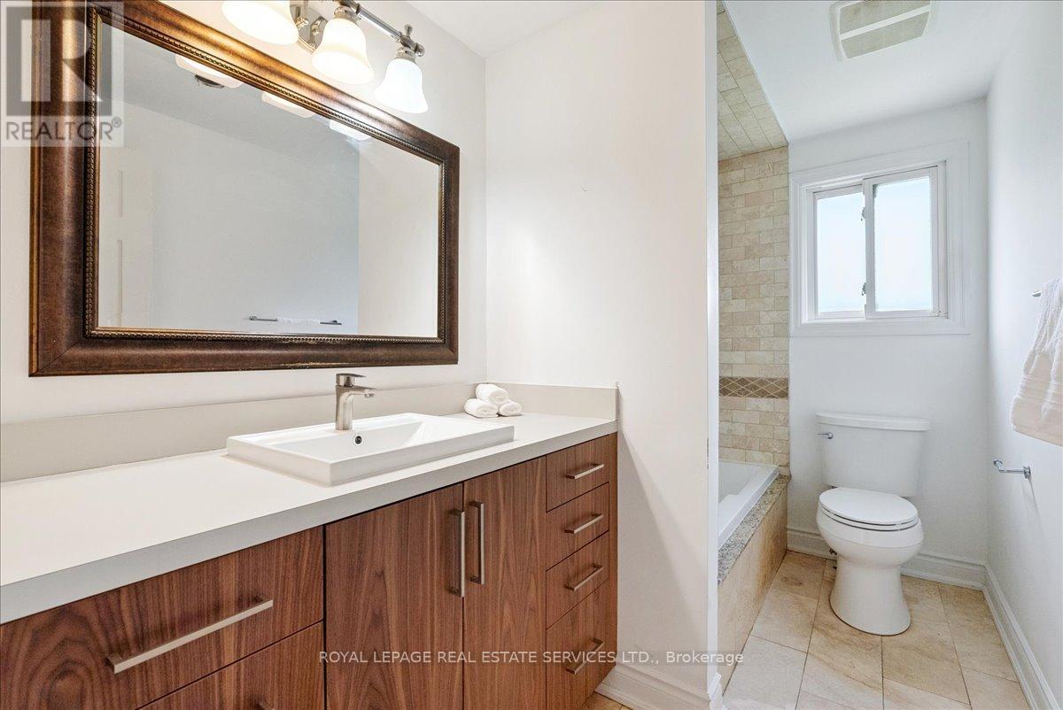 












4060 FLEMISH DRIVE

,
Burlington,




Ontario
L7L1Z8

