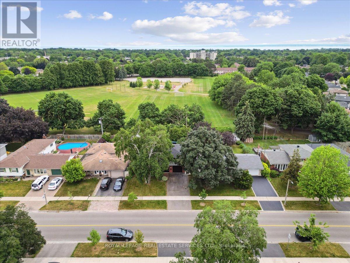 












4060 FLEMISH DRIVE

,
Burlington,




Ontario
L7L1Z8

