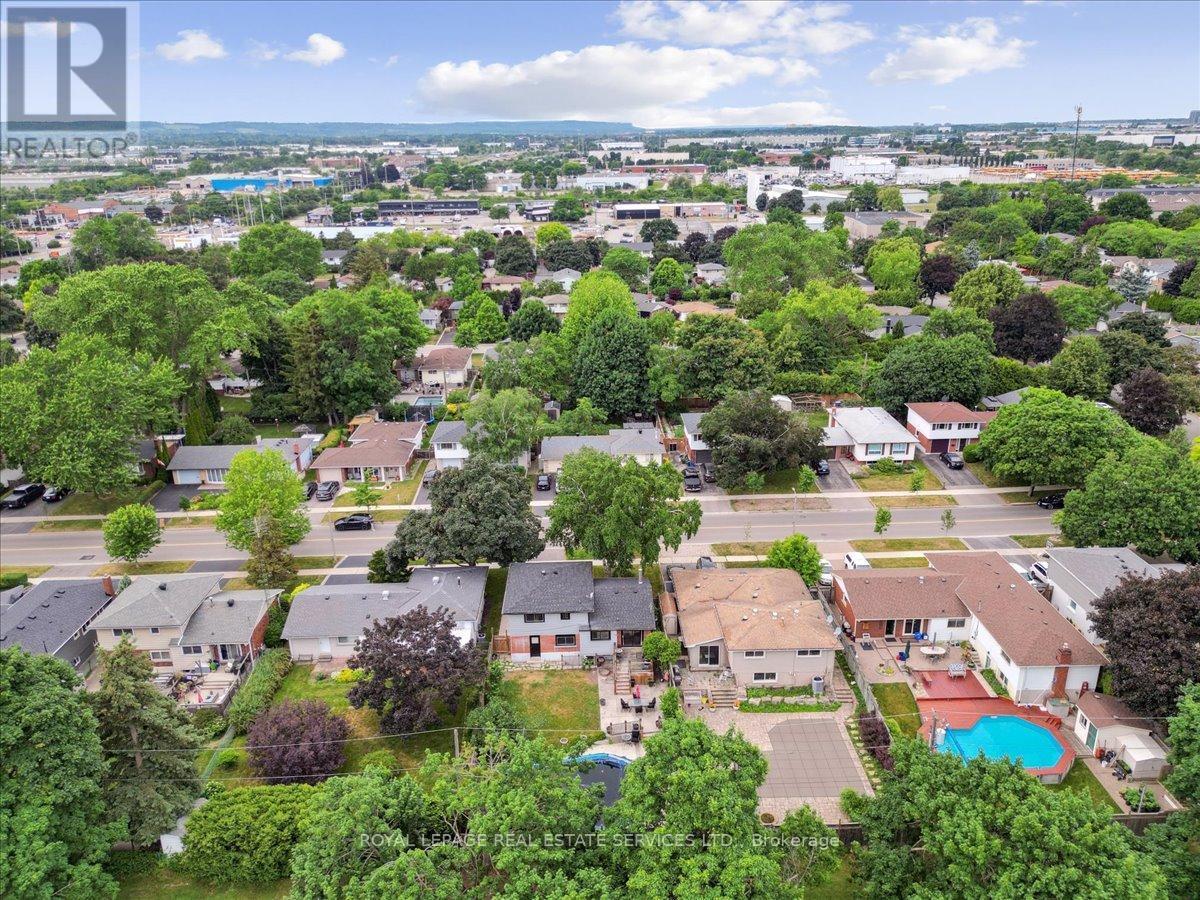 












4060 FLEMISH DRIVE

,
Burlington,




Ontario
L7L1Z8

