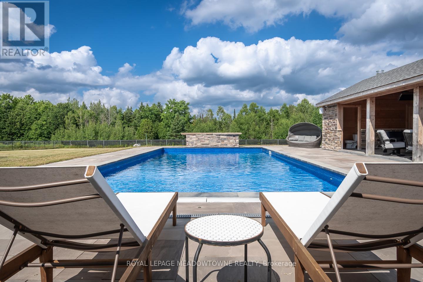 












63 STEWART DRIVE

,
Erin,




Ontario
N1H6H7

