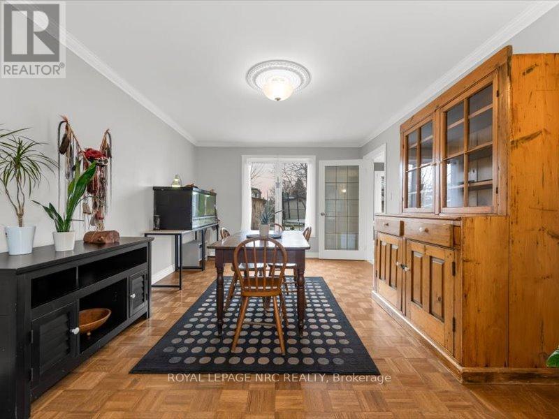 












358 GRANTHAM AVENUE

,
St. Catharines (Carlton/Bunting),




Ontario
L2M5A6

