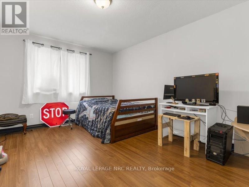 












358 GRANTHAM AVENUE

,
St. Catharines (Carlton/Bunting),




Ontario
L2M5A6

