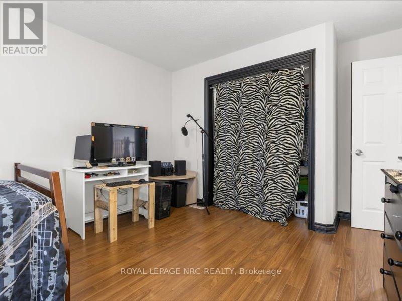 












358 GRANTHAM AVENUE

,
St. Catharines (Carlton/Bunting),




Ontario
L2M5A6

