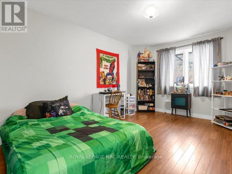 












358 GRANTHAM AVENUE

,
St. Catharines (Carlton/Bunting),




Ontario
L2M5A6

