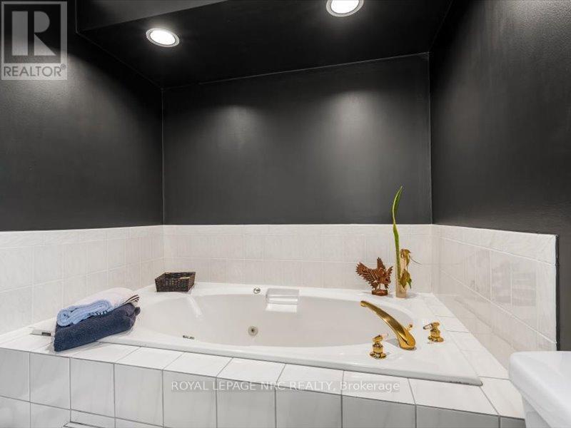 












358 GRANTHAM AVENUE

,
St. Catharines (Carlton/Bunting),




Ontario
L2M5A6

