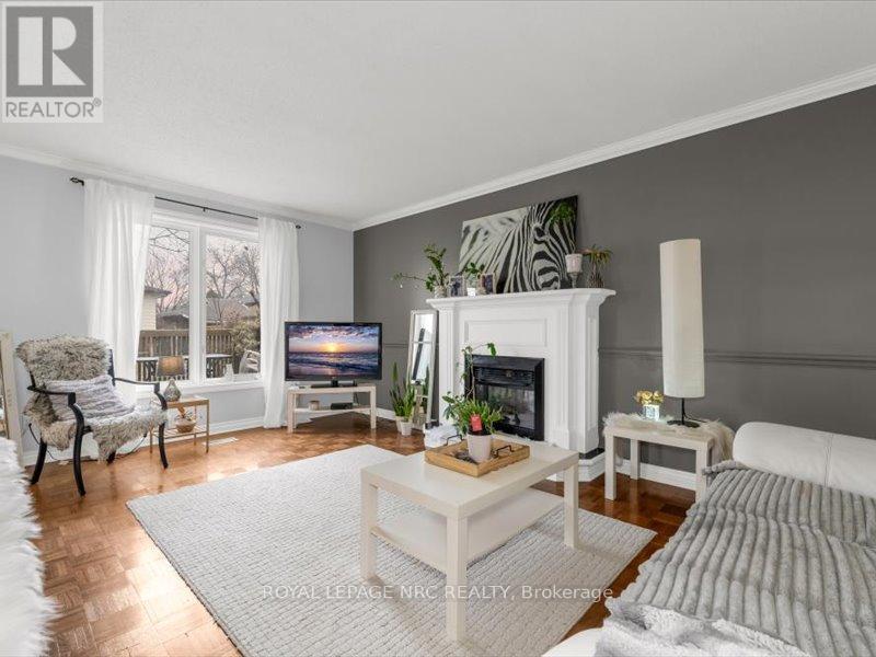 












358 GRANTHAM AVENUE

,
St. Catharines (Carlton/Bunting),




Ontario
L2M5A6

