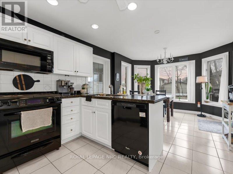 












358 GRANTHAM AVENUE

,
St. Catharines (Carlton/Bunting),




Ontario
L2M5A6

