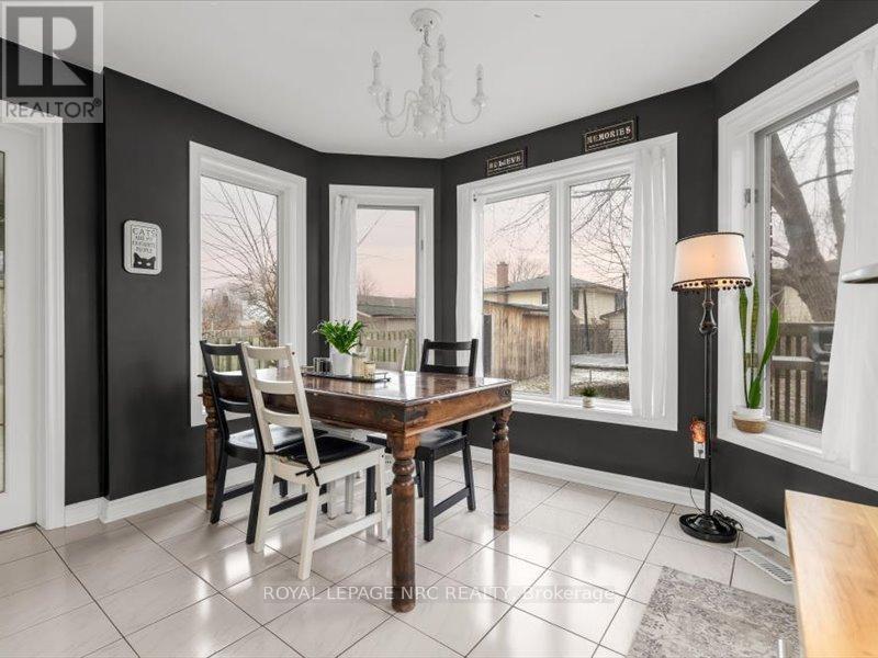 












358 GRANTHAM AVENUE

,
St. Catharines (Carlton/Bunting),




Ontario
L2M5A6

