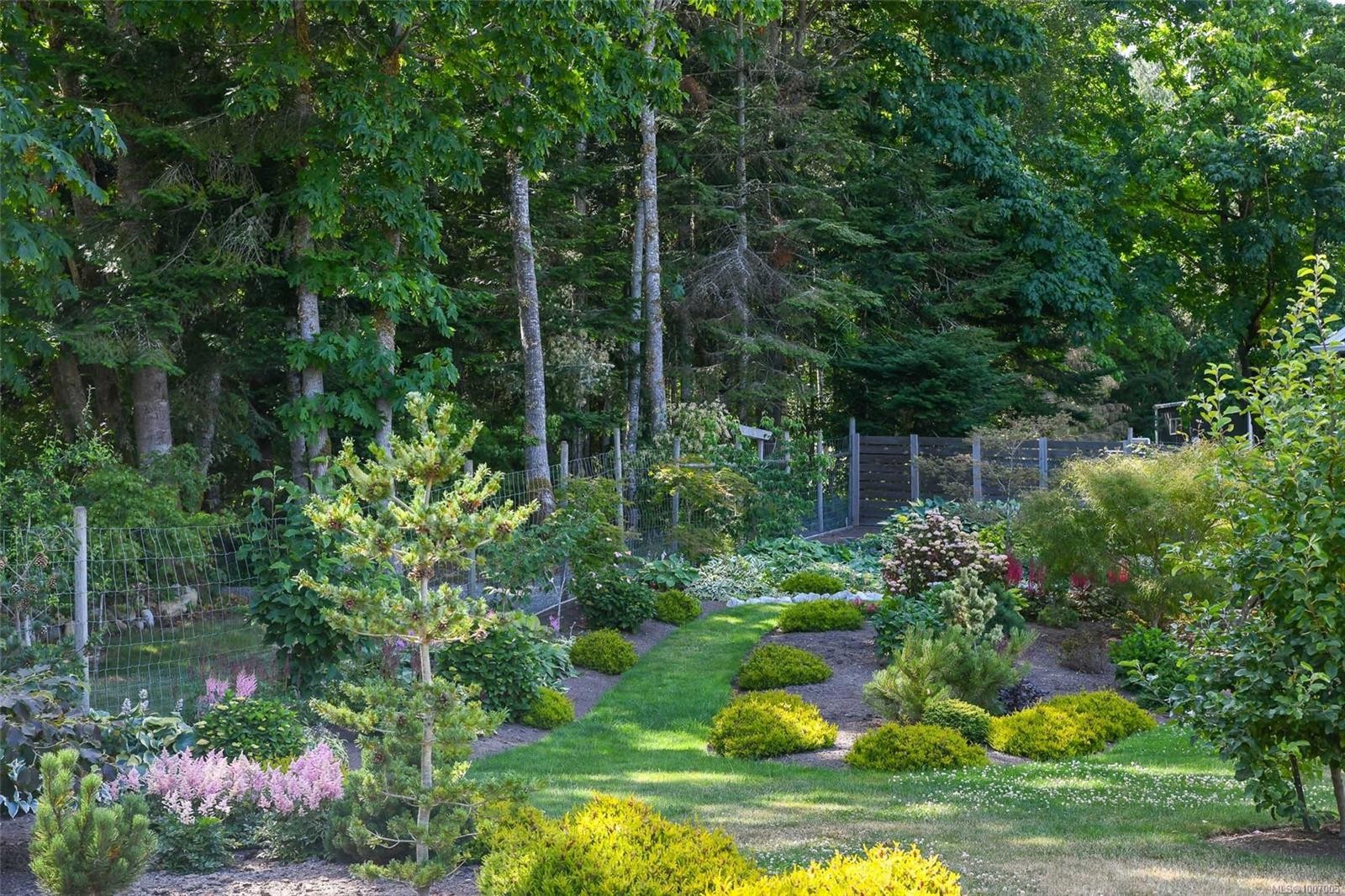 









3767


Maple

Lane,
Royston,




BC
V0R 2V0

