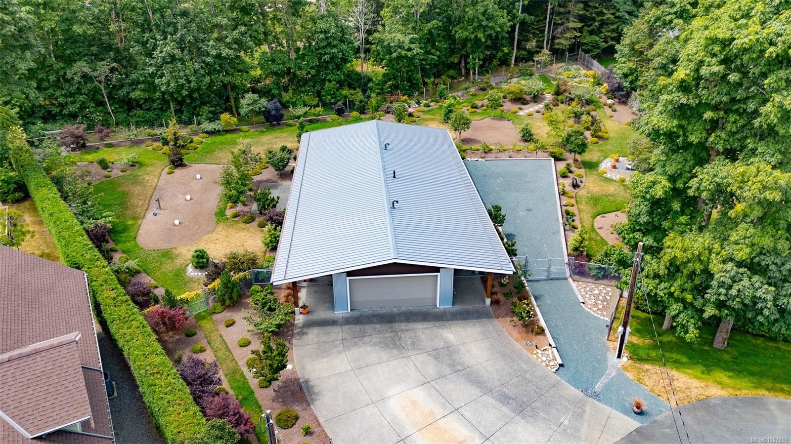 









3767


Maple

Lane,
Royston,




BC
V0R 2V0

