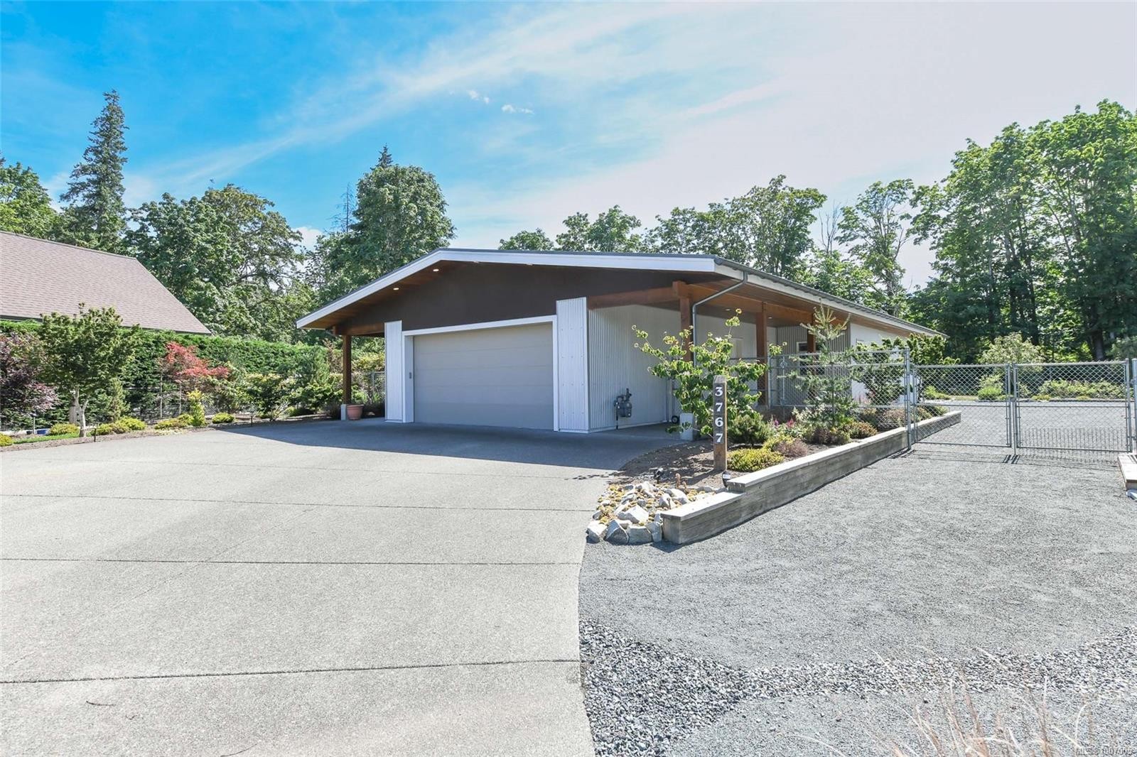 









3767


Maple

Lane,
Royston,




BC
V0R 2V0

