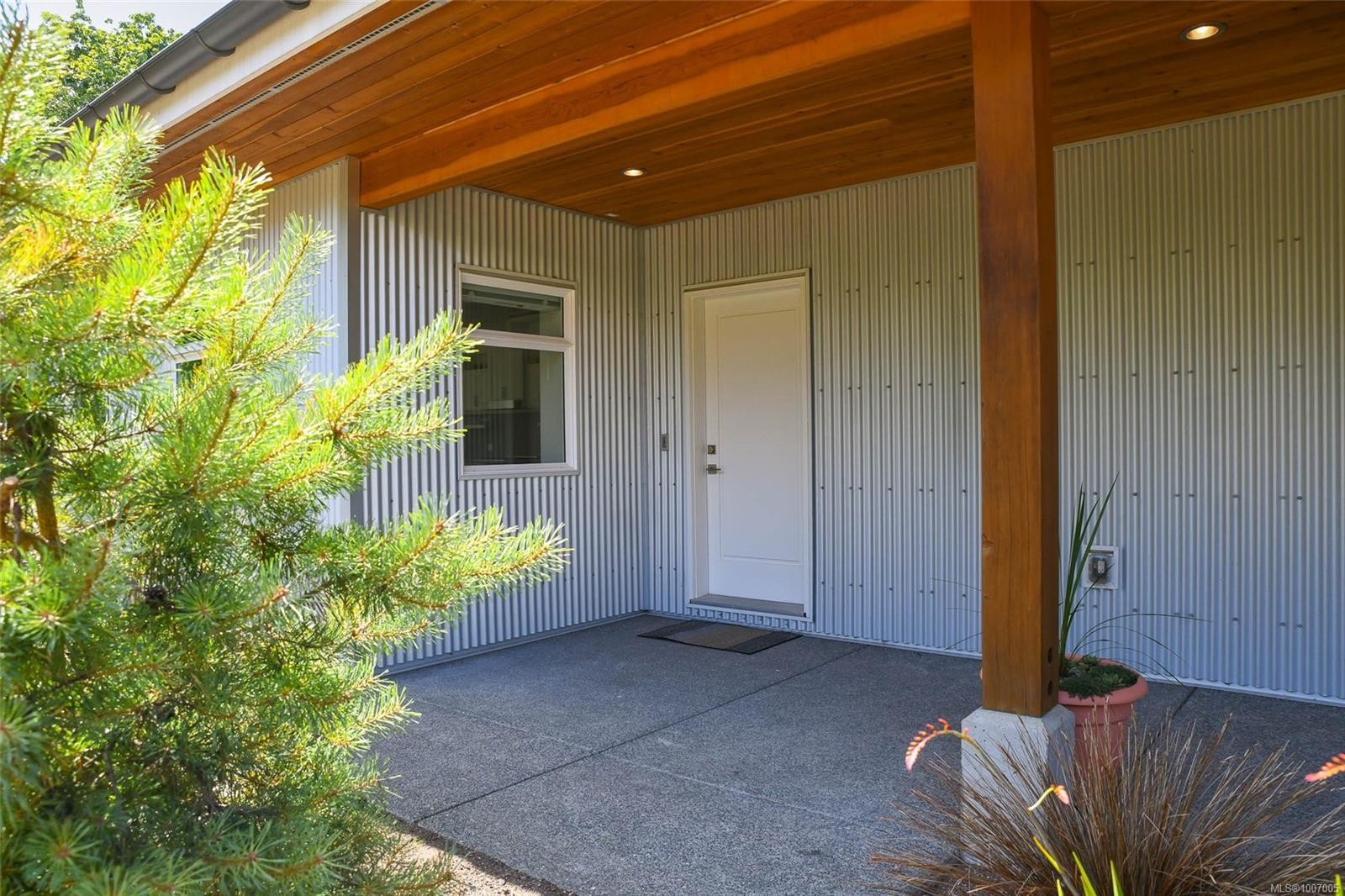 









3767


Maple

Lane,
Royston,




BC
V0R 2V0

