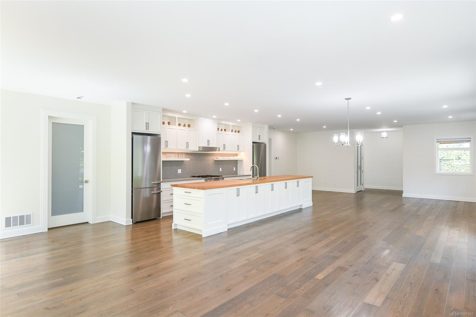 









3767


Maple

Lane,
Royston,




BC
V0R 2V0

