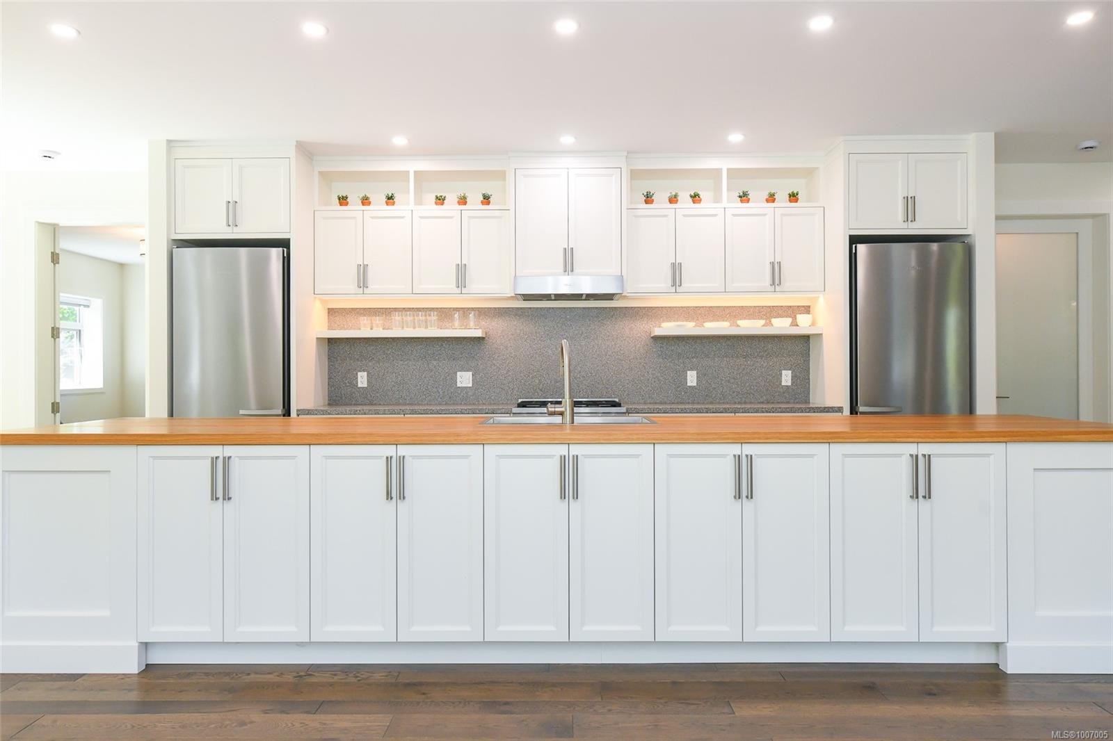 









3767


Maple

Lane,
Royston,




BC
V0R 2V0

