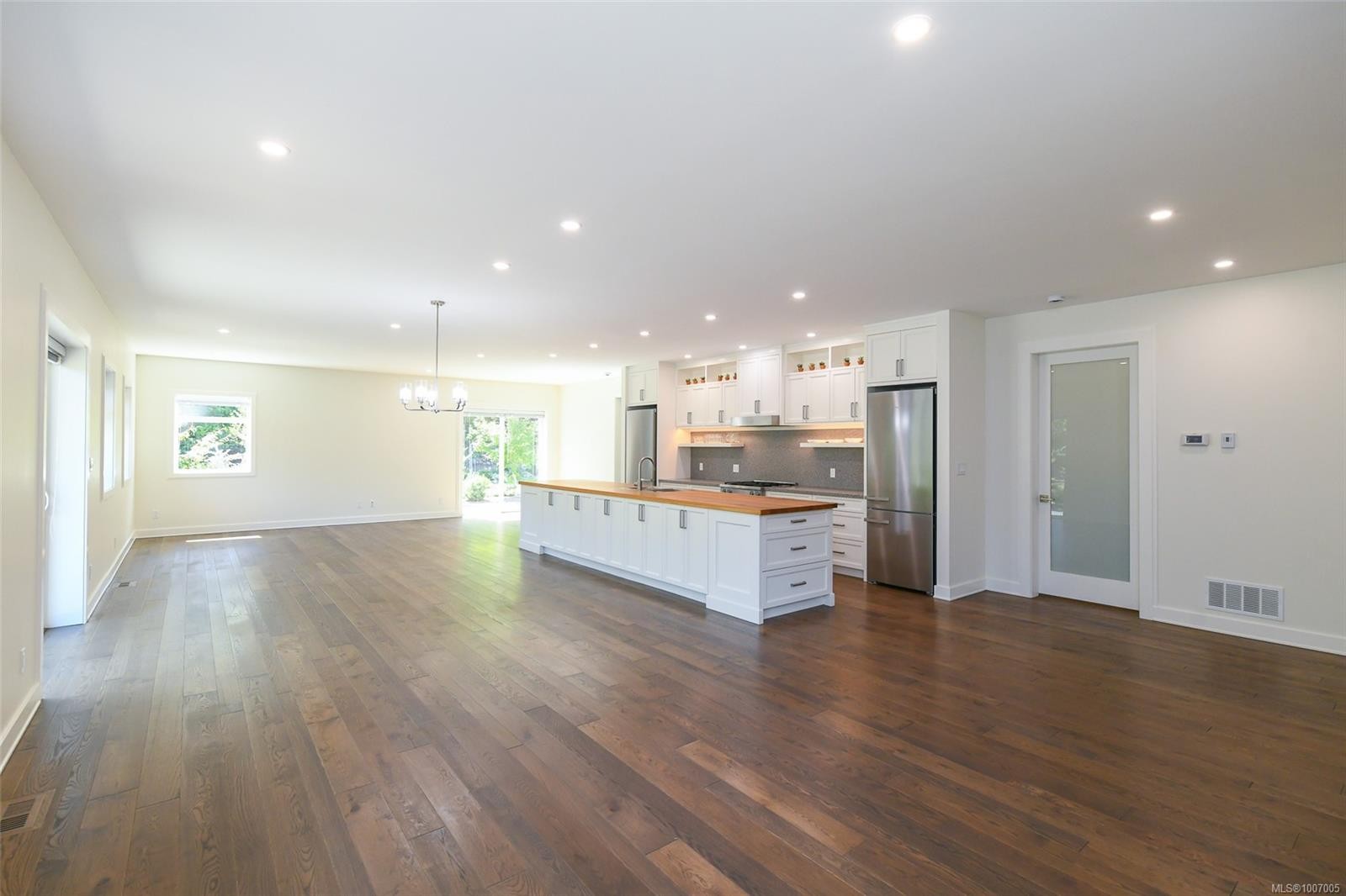 









3767


Maple

Lane,
Royston,




BC
V0R 2V0

