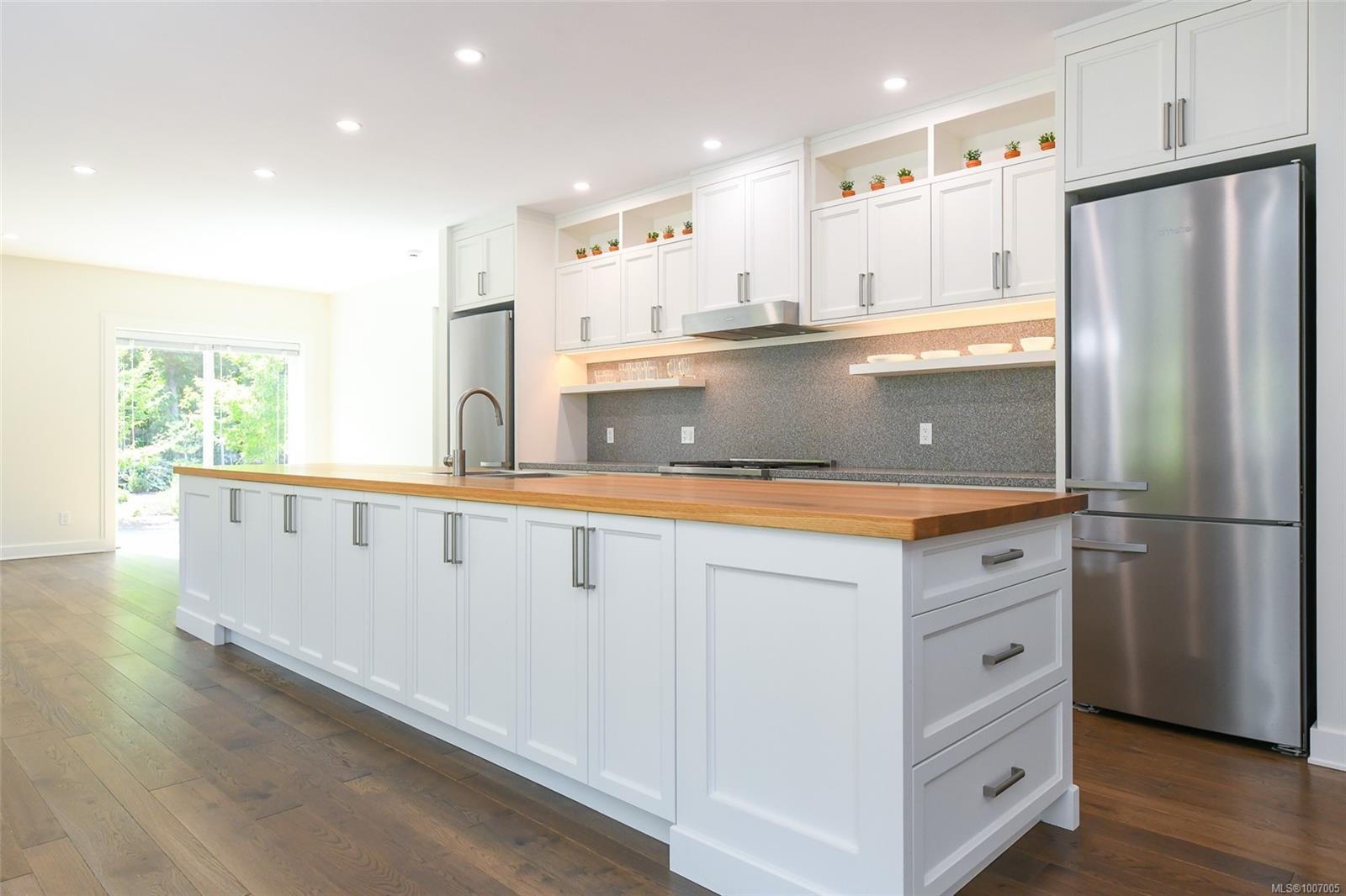 









3767


Maple

Lane,
Royston,




BC
V0R 2V0

